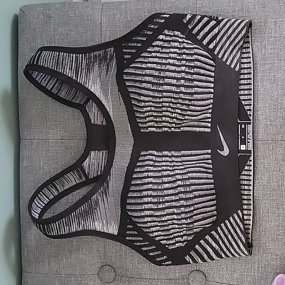 Nike Flyknit Sports Bra Size Small